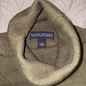 Banana Republic turtleneck sweater